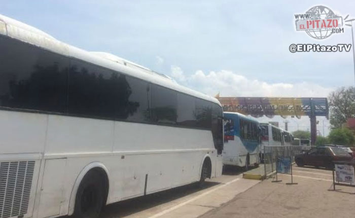 GN detuvo a 7 autobuses de Primero Justicia en Puente sobre el Lago de Maracaibo