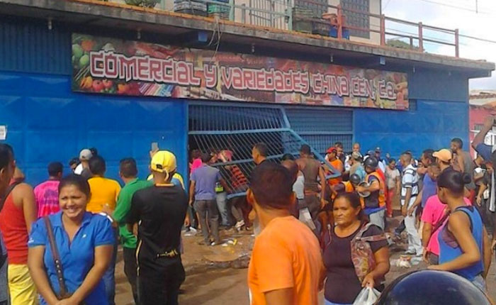 Solo cuatro supermercados trabajan en Tumeremo tras saqueos de diciembre