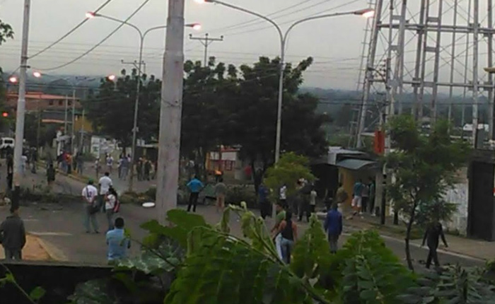 barricada-barinas