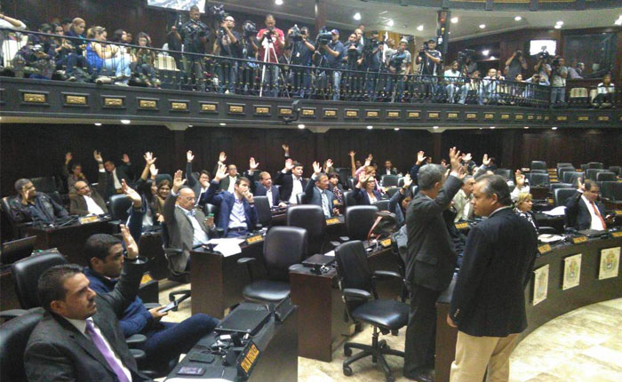 Asamblea Nacional rechaza subordinarse a constituyente