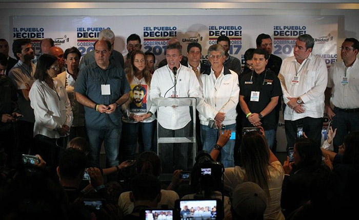 Nuevas elecciones en Venezuela desafían a una oposición fracturada