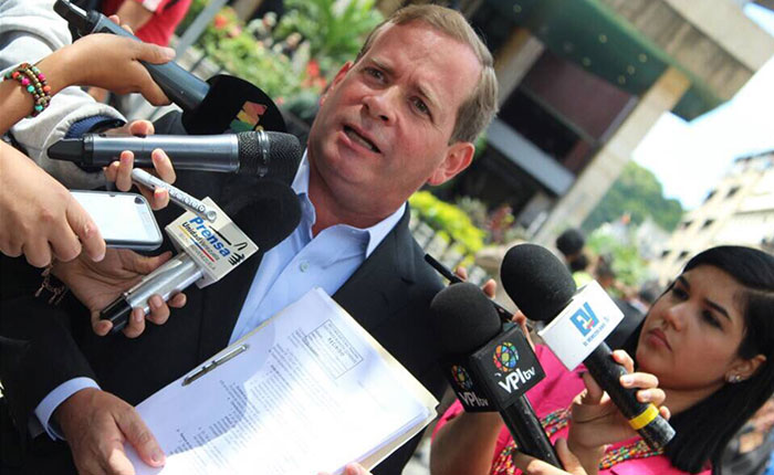 Guanipa consignó denuncias del proceso electoral del Zulia ante el CNE