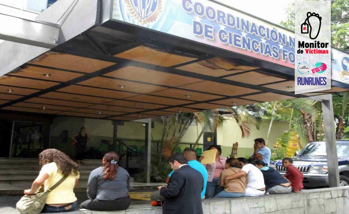 Asesinaron a mujer mientras esperaba una camionetica en Las Adjuntas