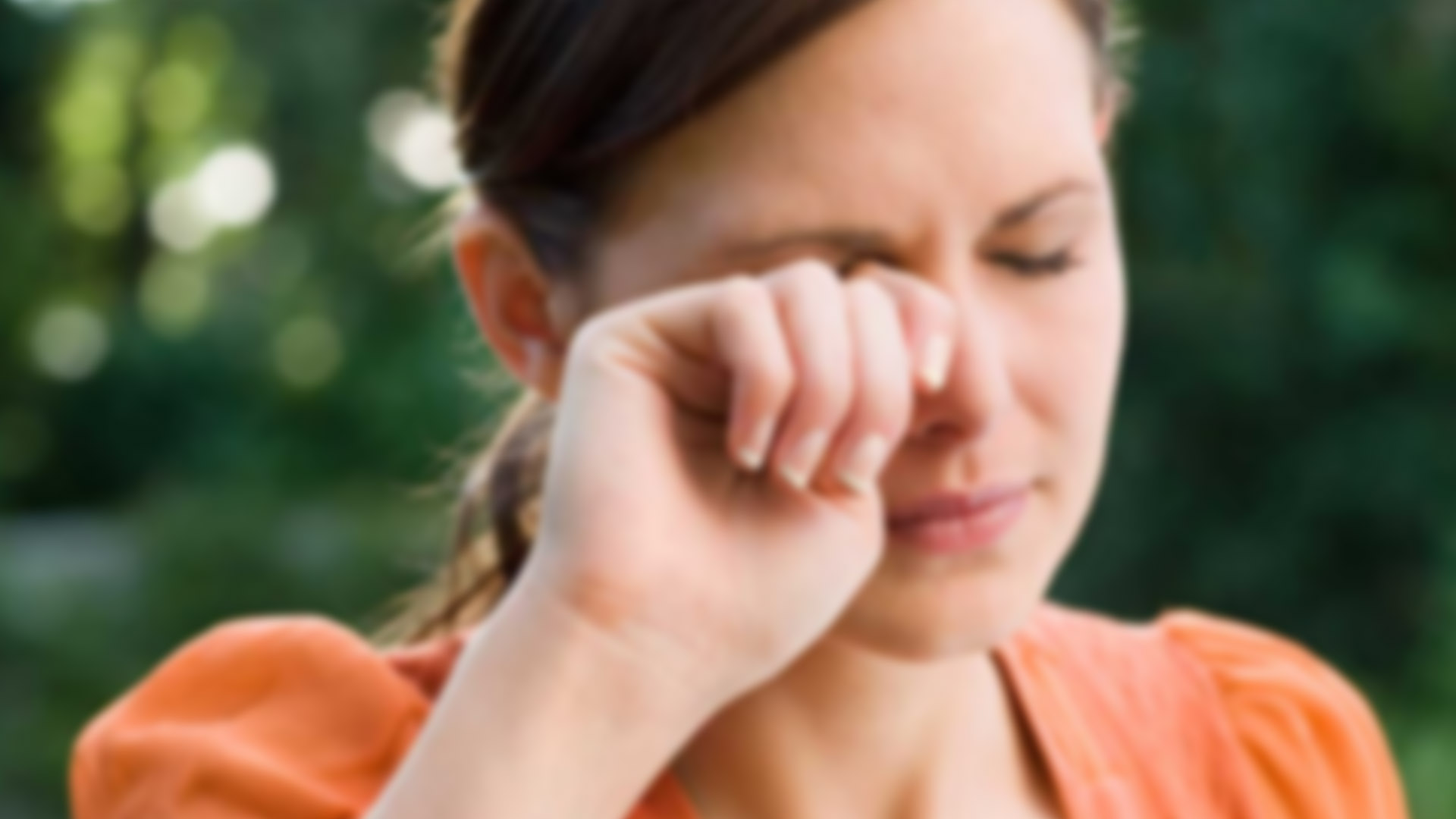 Ojos rojos o conjuntivitis: Un síntoma poco común de Covid-19