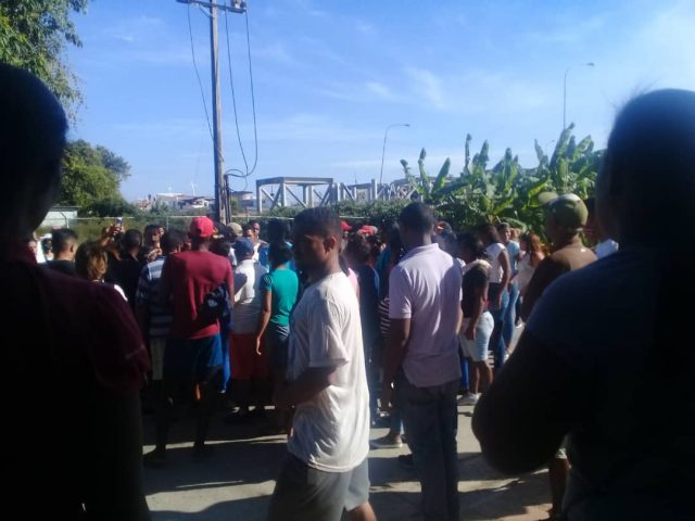Gobernador de Sucre en Güiria 