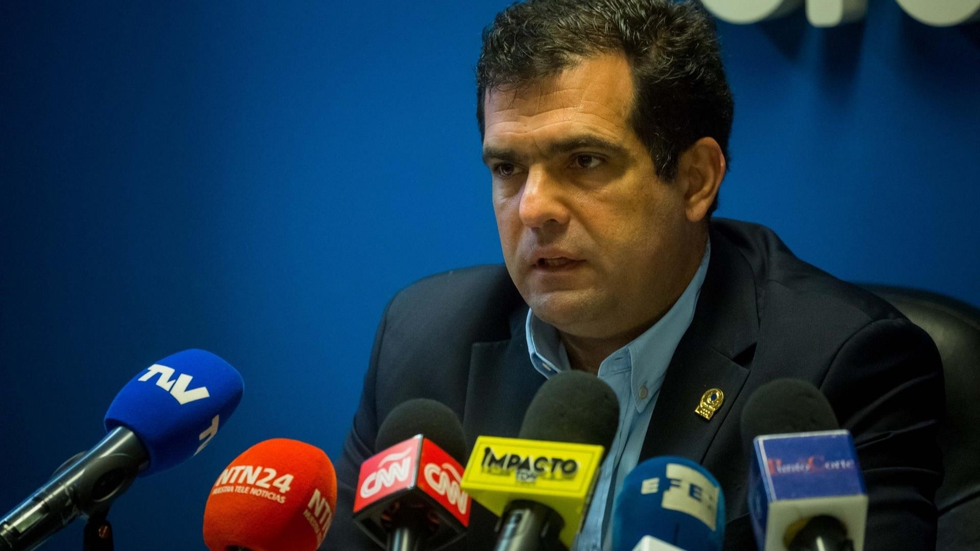 42 presos políticos