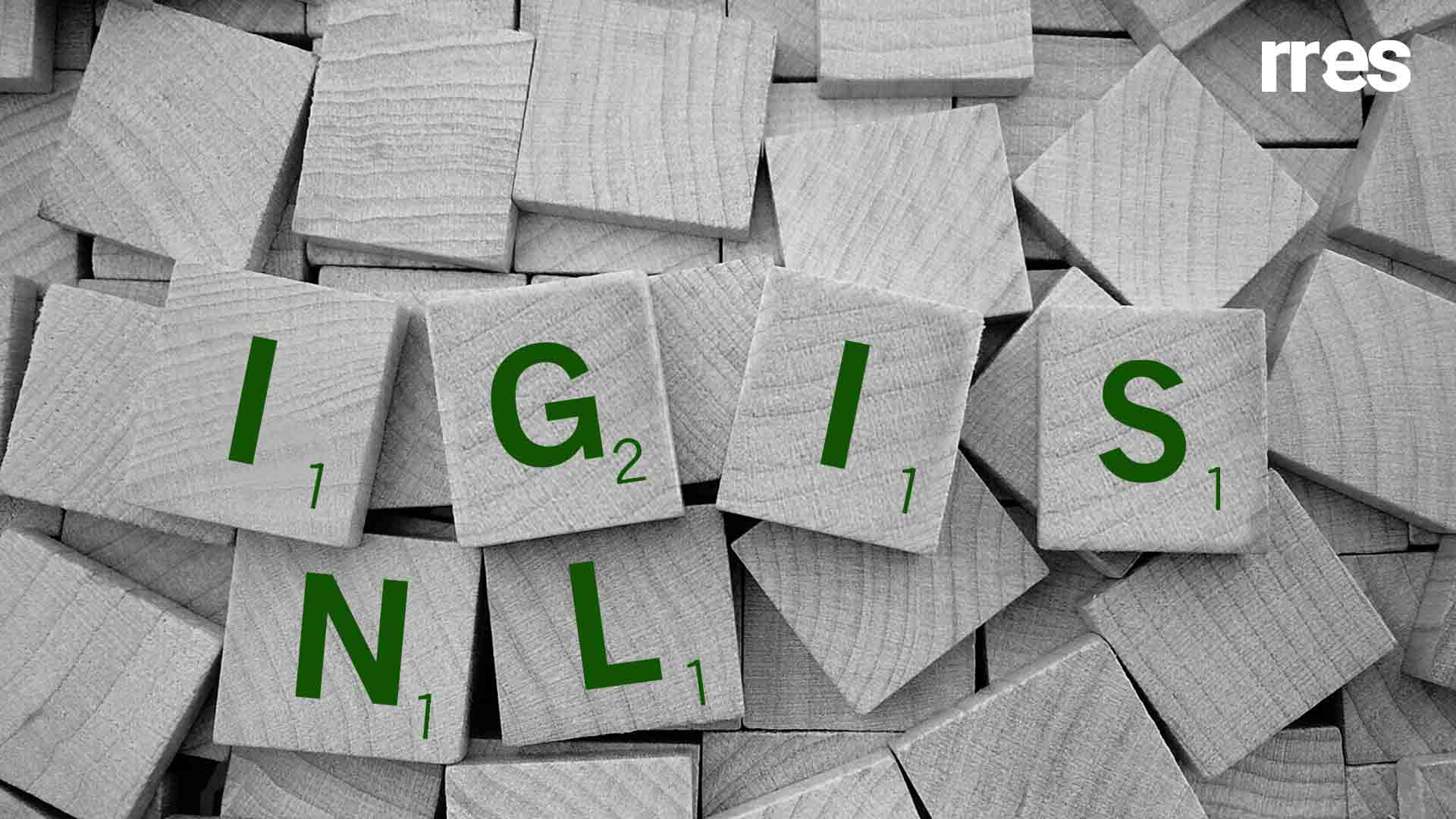 Traductor español-inglis, por Reuben Morales. Foto del scrabble Pixabay