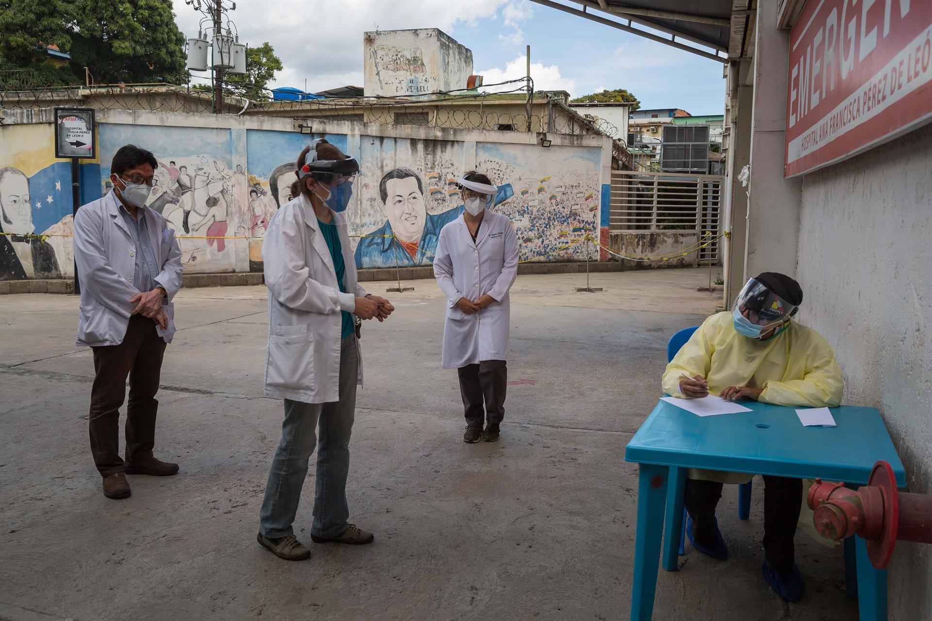 Oposición alerta a la ONU sobre ataques del gobierno de Maduro a trabajadores de la salud