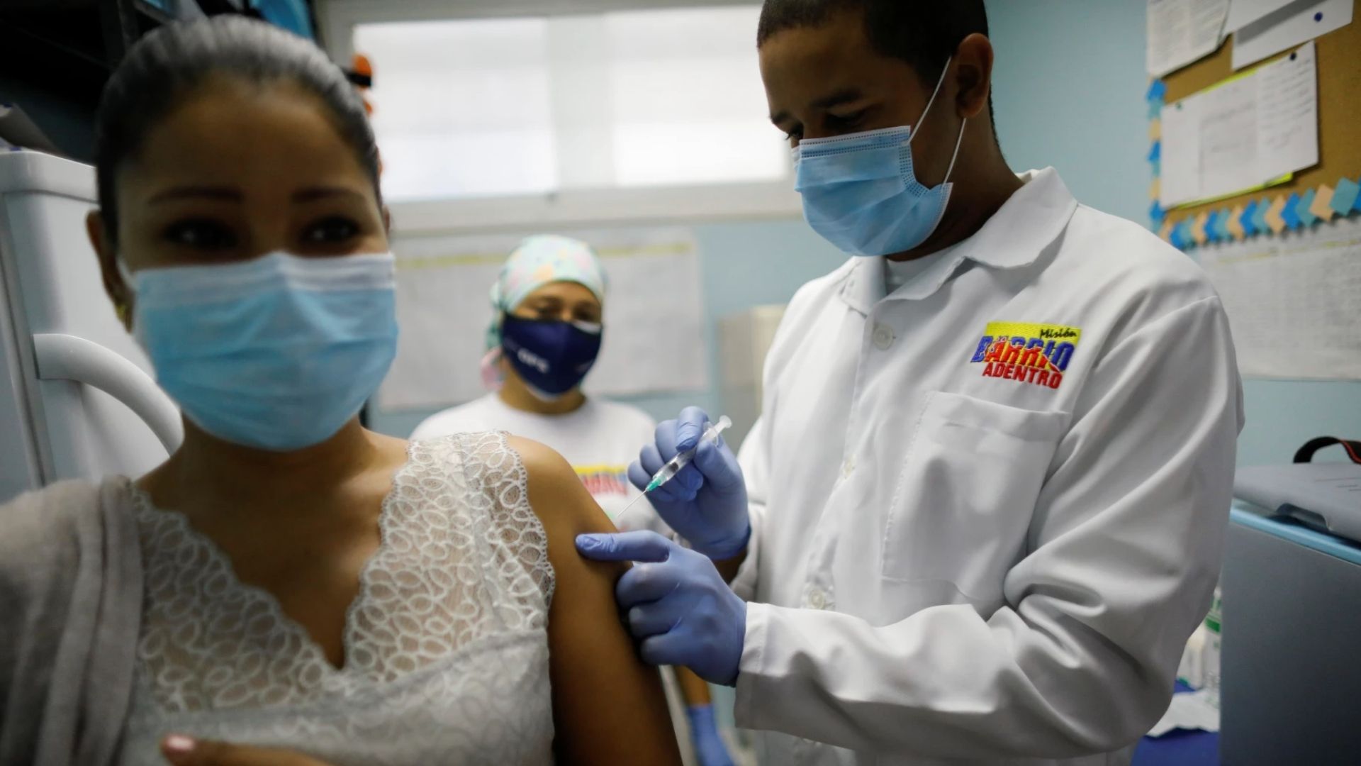 CLAVES | “Opacidad y abuso de poder”: El balance de Transparencia Venezuela sobre el año de vacunación anticovid