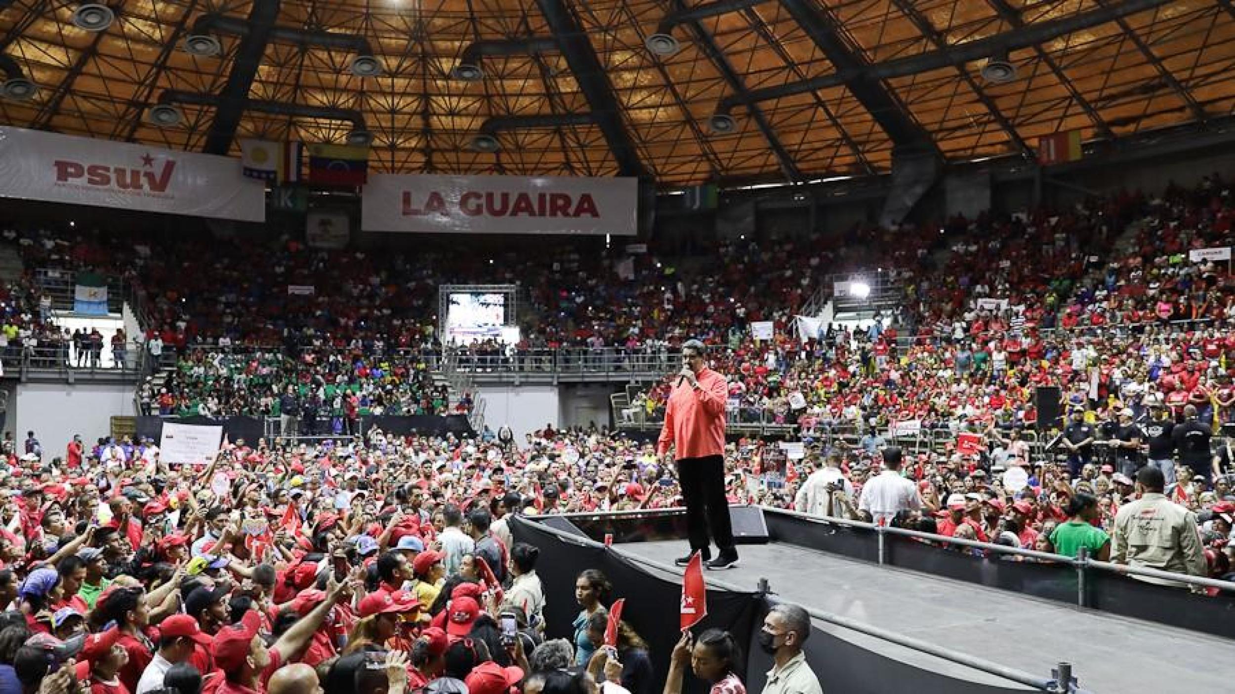 Maduro no descarta adelanto de presidenciales