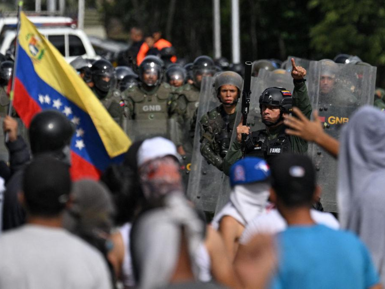 Fuerzas del estado reprimen a manifestantes Venezuela 2024