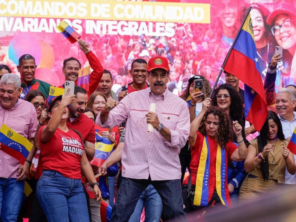 Maduro bailó en un acto público mientras desafiaba a EEUU