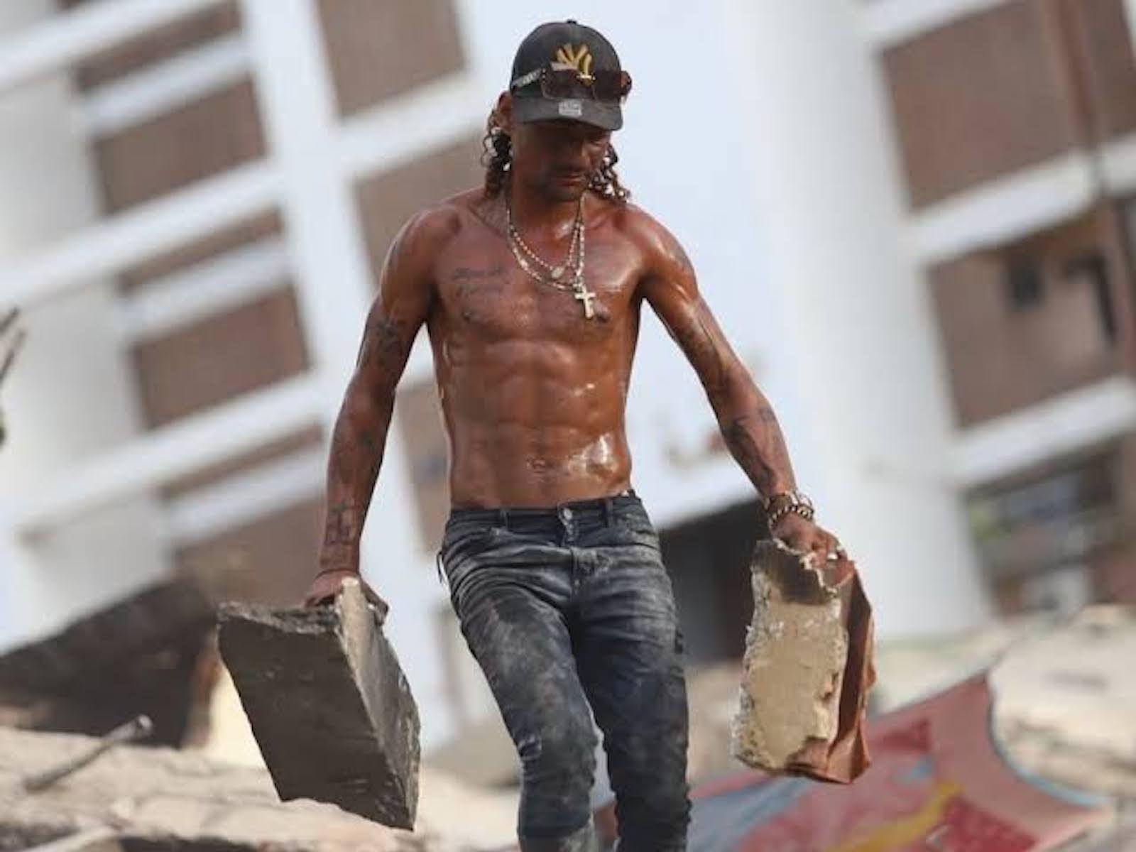 Topo de La Guaira durante acciones de rescate